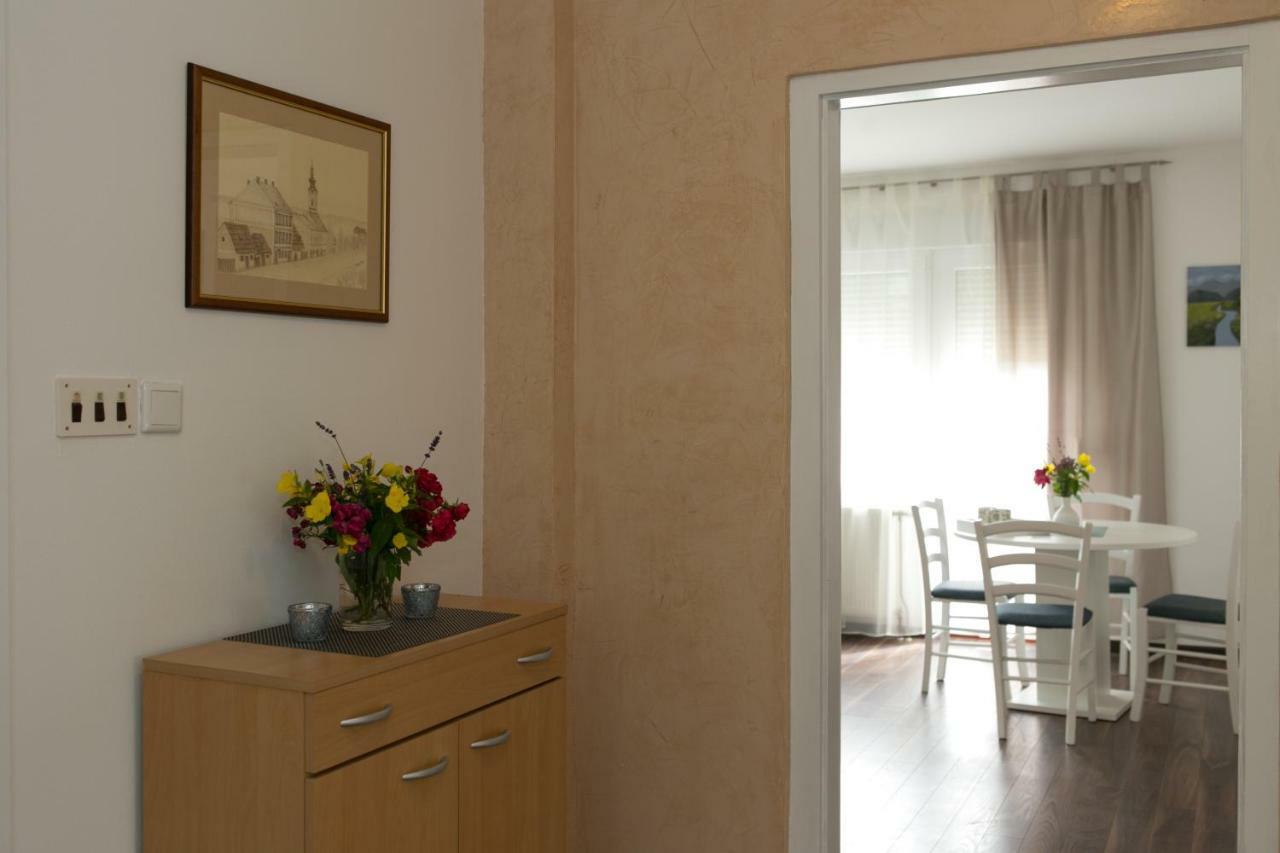 Apartman Maja Apartamento Otočac Exterior foto